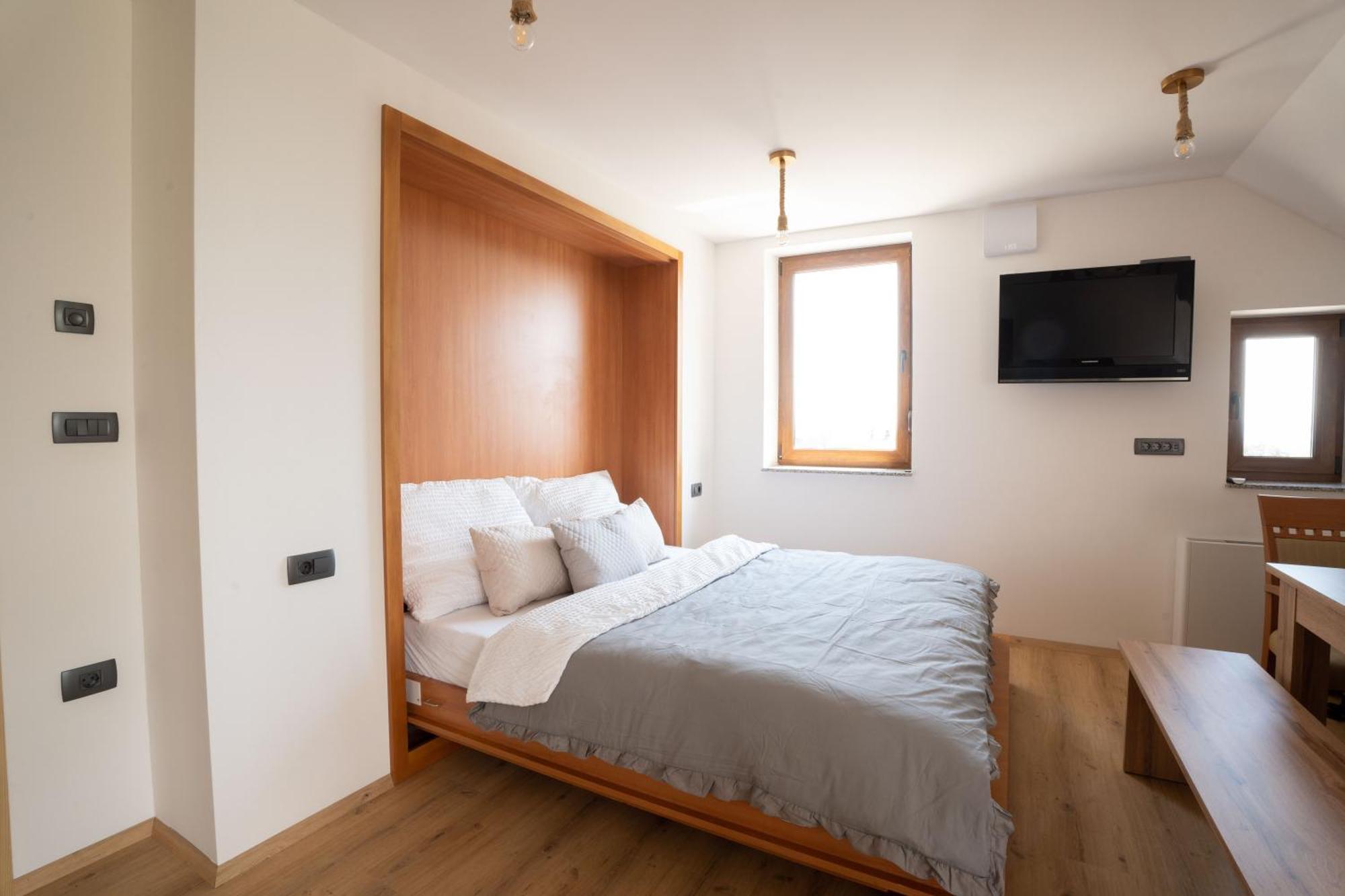Aparthotel Hom At Vintgar Zgornje Gorje Rom bilde
